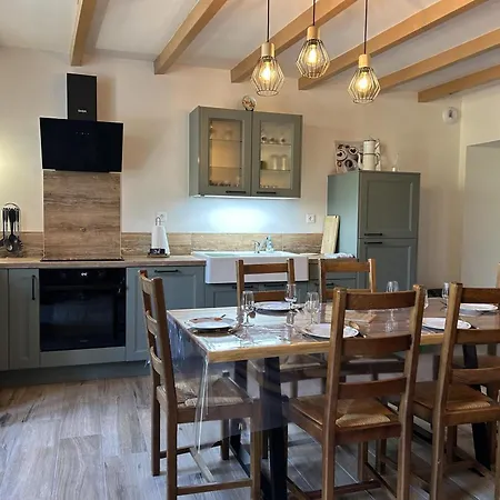 Casa vacanze Maison Confortable, Parking, Animaux Acceptés - 6 Pers. - Fr-1-653-298 *