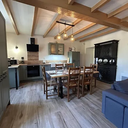 Maison Confortable, Parking, Animaux Acceptés - 6 Pers. - Fr-1-653-298 *