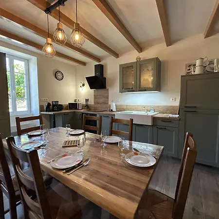 Maison Confortable, Parking, Animaux Acceptés - 6 Pers. - Fr-1-653-298 Boisbreteau
