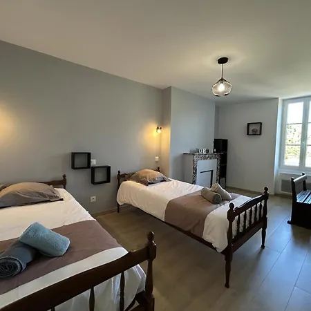 Maison Confortable, Parking, Animaux Acceptés - 6 Pers. - Fr-1-653-298 Boisbreteau